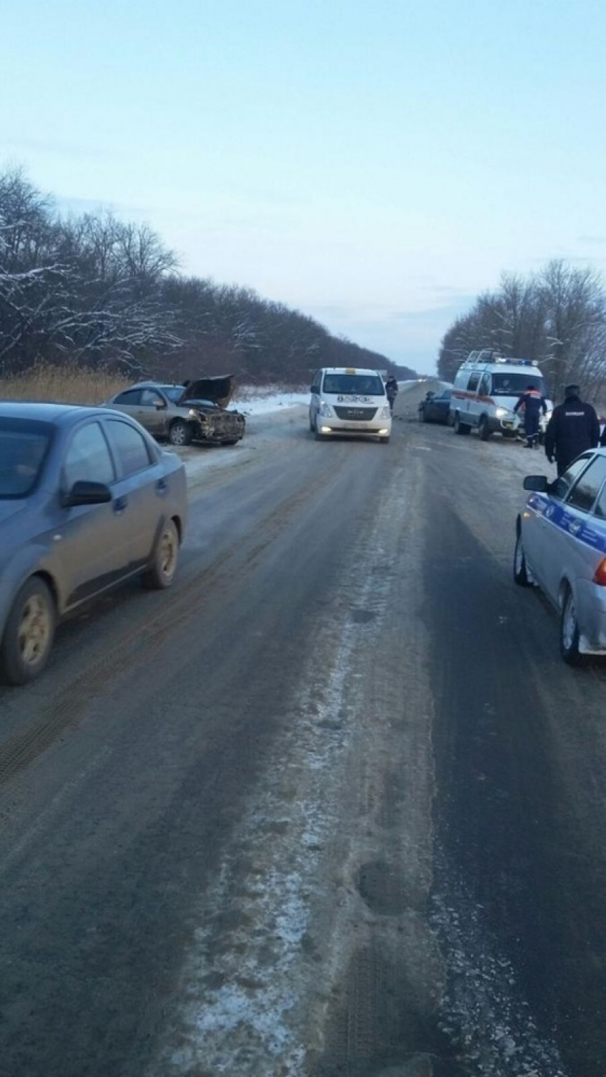 Две пассажирки погибли в ДТП на автодороге Ольгинская-Волгодонск