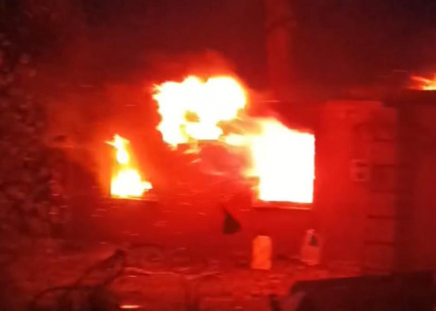 «Огненный полтергейст?»: в хуторе Паршиков под Цимлянском загорелся и сгорел дотла уже сгоревший дом 