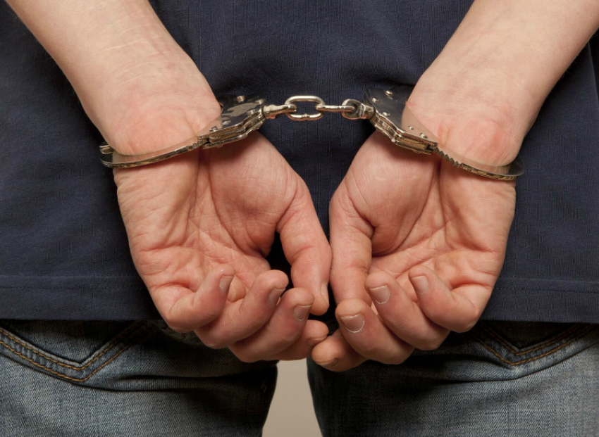 Пытаясь скрыться от уголовного наказания, 40-летний волгодонец был задержан в ростовском аэропорту 
