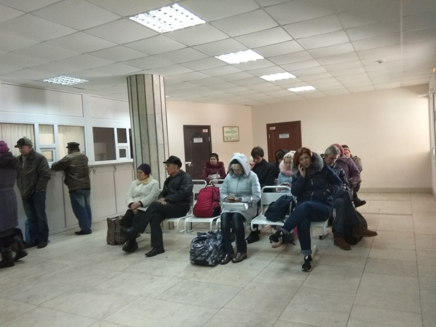 Десятки волгодонцев не могут уехать в Ростов из-за закрытия трассы 