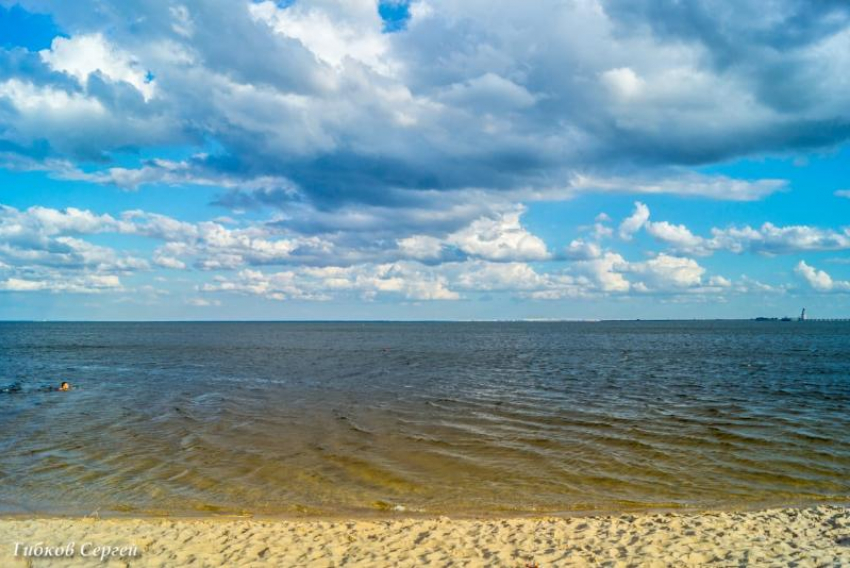 В Волгодонске весеннее тепло гармонирует с сильным ветром