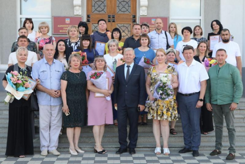 Лучших работников торговли и общественного питания наградили в Волгодонске 