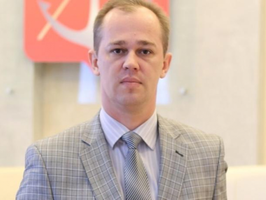 Губернатор Ростовской области лично вручил почетную награду волгодонскому депутату