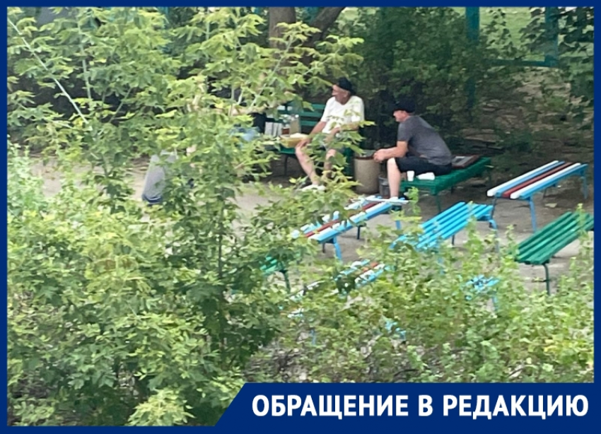 «Жильцам теперь не собраться»: маргиналы «захватили» двор в Юго-Западном районе Волгодонска