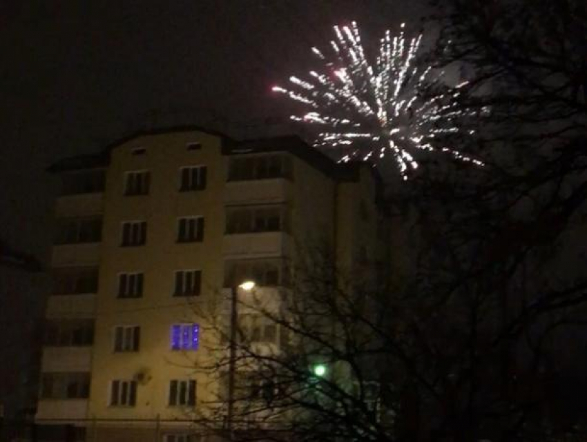 Запрет о запуске фейерверков во дворах МКД не остановил волгодонцев в новогоднюю ночь