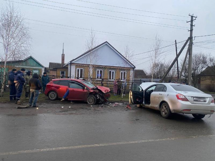 Выезд на встречку привел к трагедии: смертельное ДТП произошло накануне в Семикаракорске