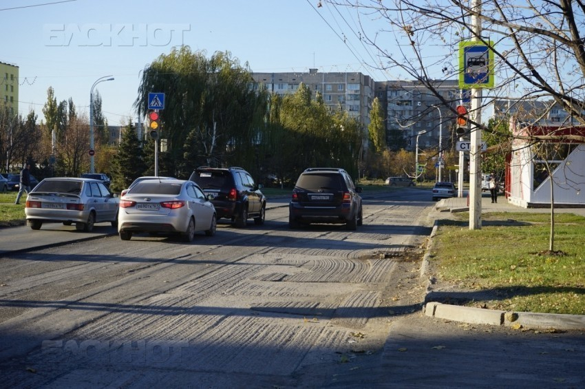 Улицы Степную и Волгодонскую, а также проспект Курчатова частично перекроют из-за ямочного ремонта 