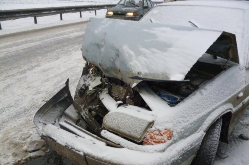 Шесть человек пострадали в ДТП на автодороге Ольгинская-Волгодонск 