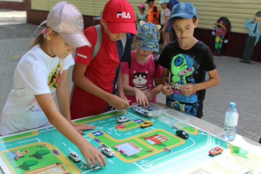 В Волгодонске начала работу мобильная «автошкола для детей» 