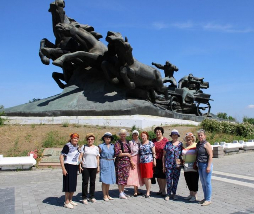 Пожилым волгодонцам организовали экскурсионную поездку в Ростов-на-Дону 