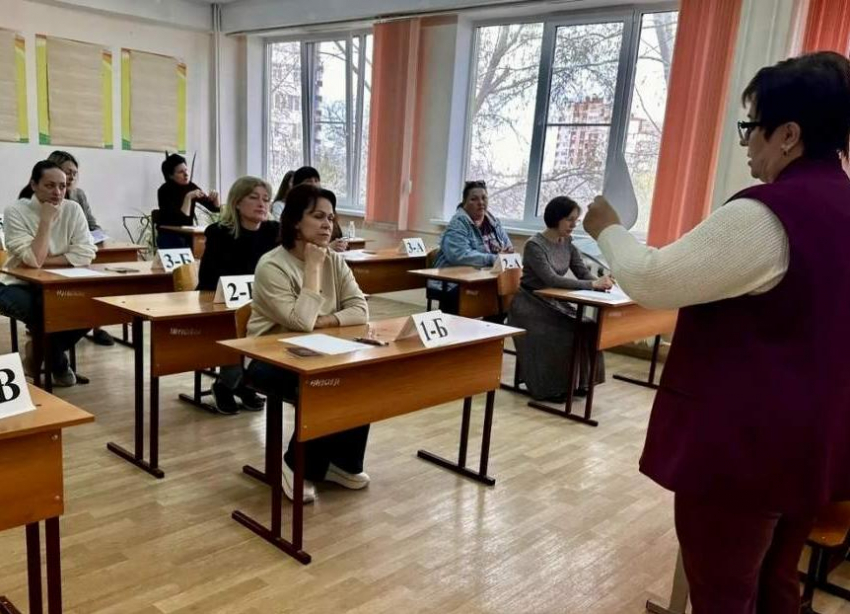 Аттестат получат все, один сразу в ВУЗ: родители выпускников Волгодонска сдали ЕГЭ по русскому языку