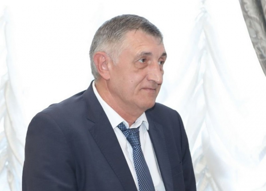 «Дружба» с «Молодежным» поставили «черную метку»: директор Департамента строительства Владимир Болдырев срочно покинул свой пост