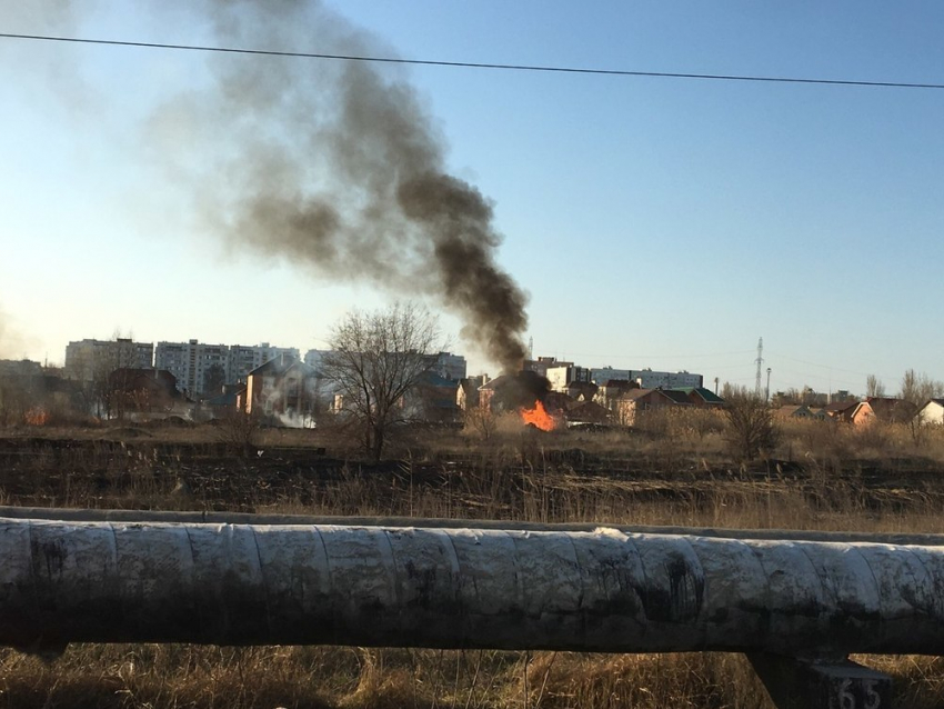 Волгодонск остался без света из-за пожара на Нагорном 