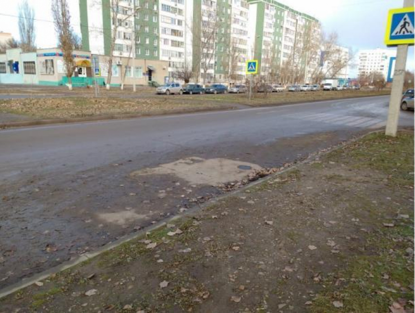 Для сокращения ДТП волгодонец предложил запретить парковку на улице Гагарина в районе ОП №2