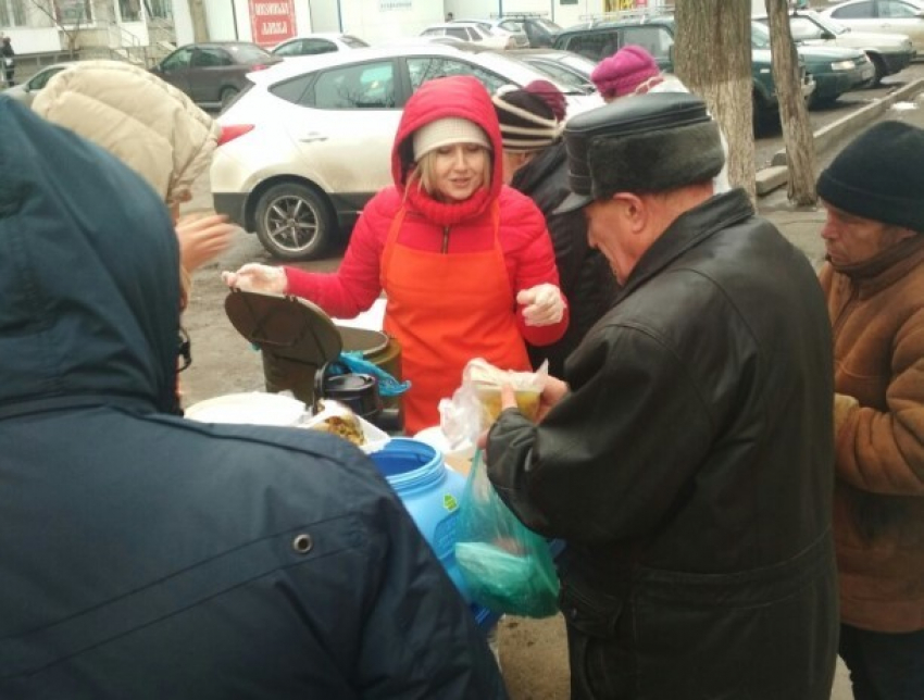 За 20 минут волонтеры раздали всю еду, предназначенную для нуждающихся