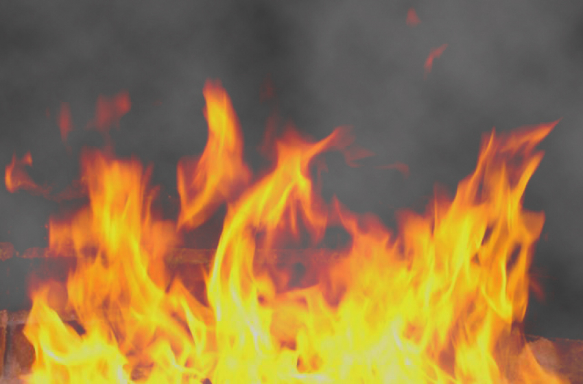 На пожаре в Волгодонске едва не погибли 15 человек