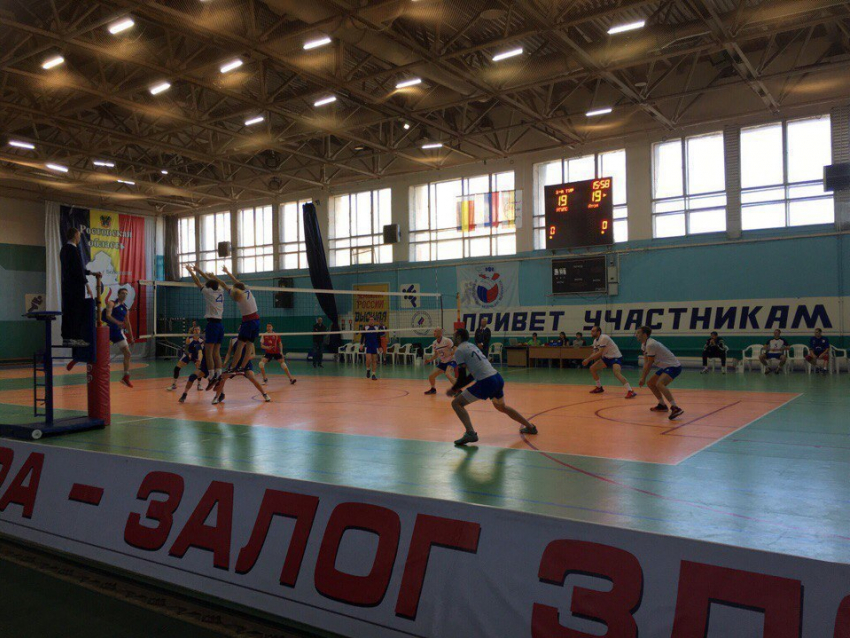 Волгодонские волейболисты победили «богатырей» из Таганрога