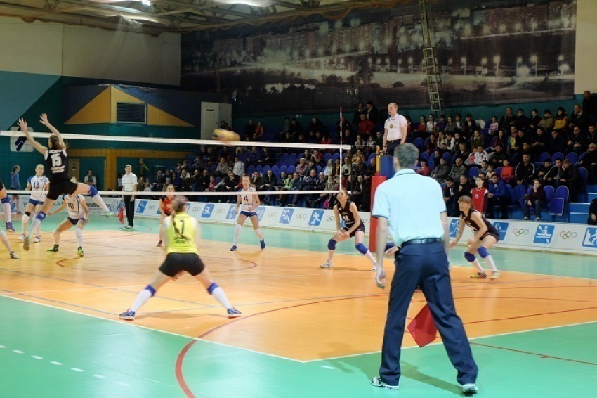Волгодонские волейболистки разгромили команду соперниц из Самары
