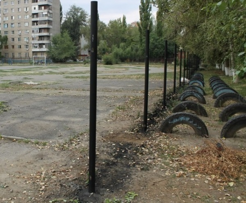 Школу №15 в Волгодонске обнесут стальным забором
