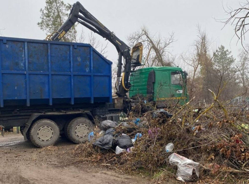 В пожаре на кладбище Волгодонска выгорело семейное захоронение