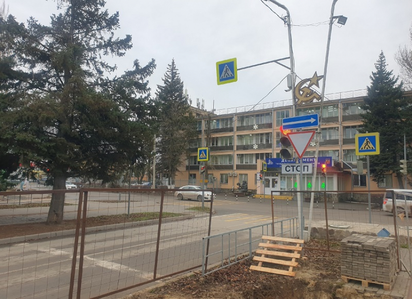 Из-за аварии на сетях ТЭЦ-1 более 20 МКД в районе улицы 50 лет СССР могут  остаться без отопления