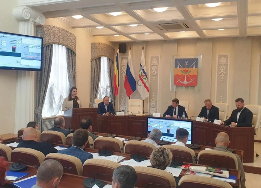 «Единая Россия» заблокировала обращение бизнесменов о сносе ларьков, а речь депутата-коммуниста прервали на самом интересном 