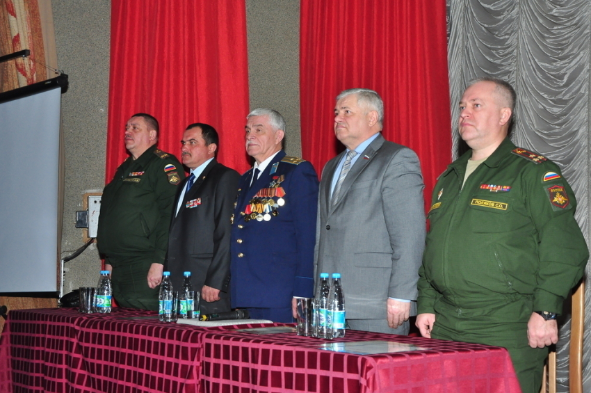 В Волгодонске ветеранам Чечни и Афганистана вручили грамоты и юбилейные медали