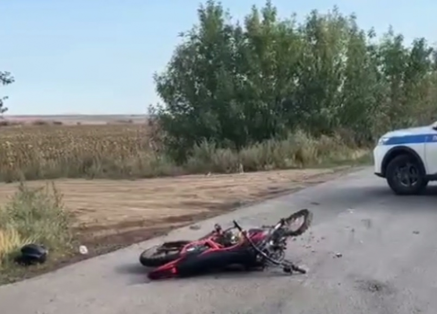 15-летний подросток на питбайке и его юный друг оказались под колесами МАЗа около Волгодонска