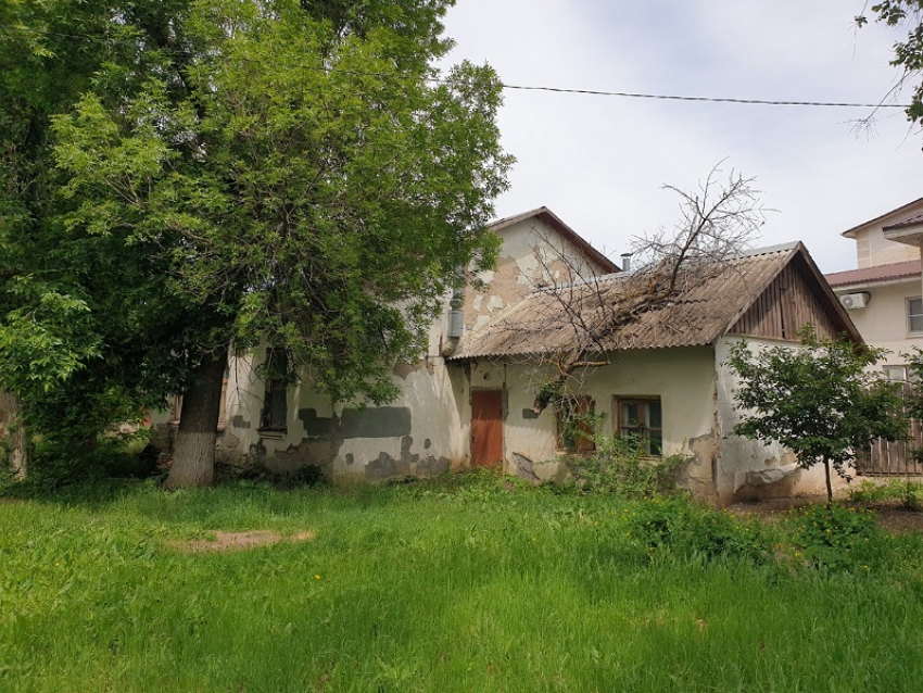 Потенциальный источник инфекционного и радиоактивного заражения обнаружился в старой части Волгодонска 