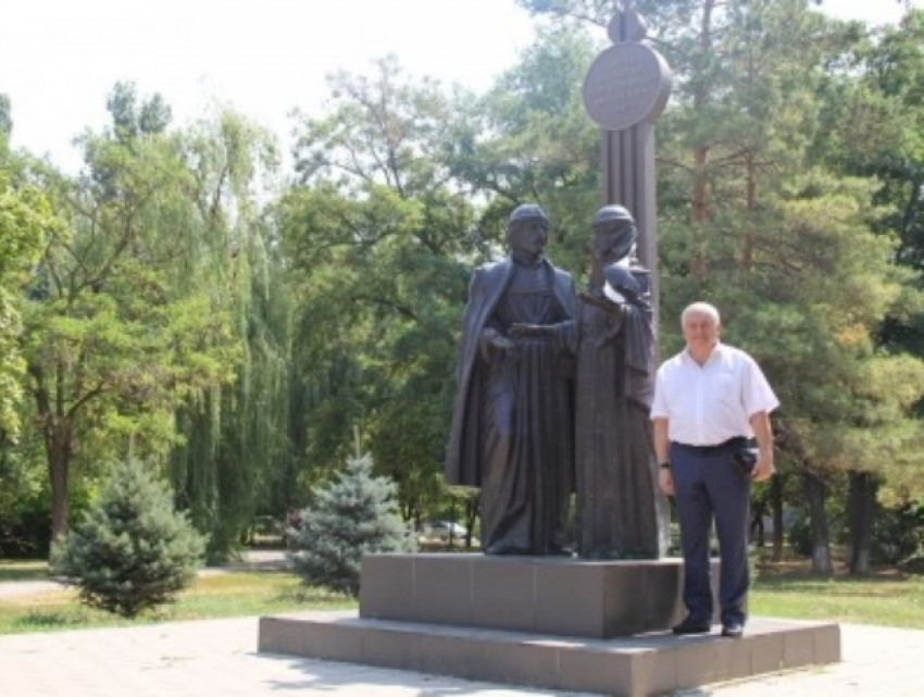Больше всего в Волгодонске Петр Горчанюк любит памятник муромским святым Петру и Февронии