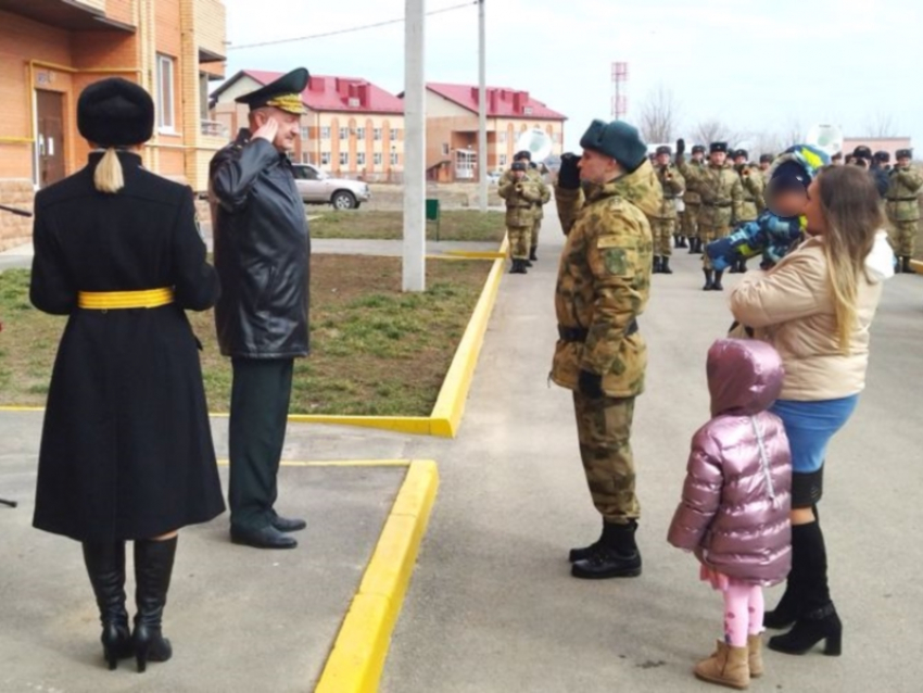 Семьи военнослужащих, охраняющих Ростовскую АЭС, получили квартиры в новостройке