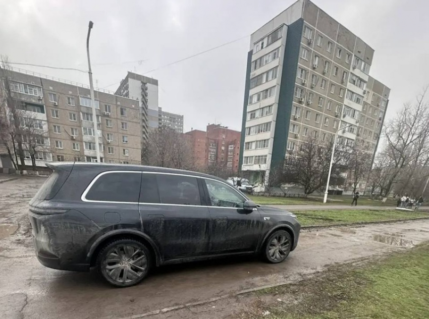 Припарковавшего джип на БВП 82-летнего пенсионера привлекли к ответственности сотрудники ГАИ