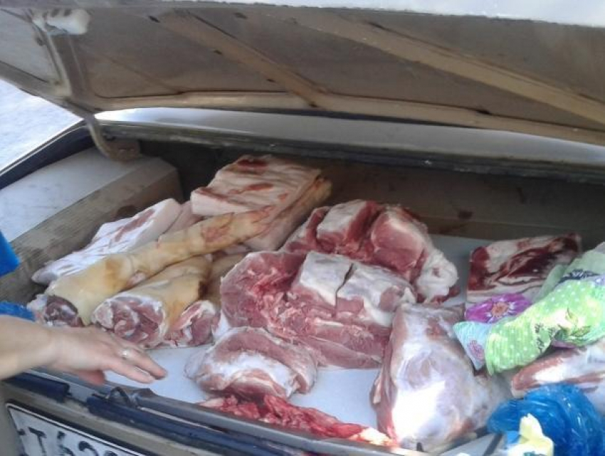 В Волгодонске оштрафовали торгующих опасным мясом из багажника продавцов
