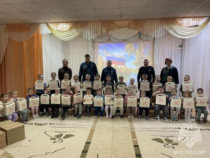 Волгодонских дошкольников обучили правилам пожарной безопасности