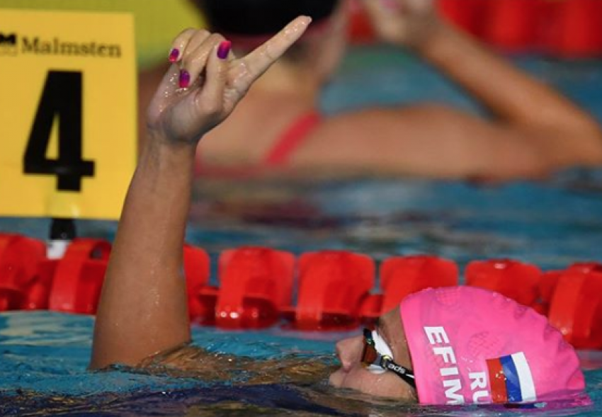 Юлия Ефимова осталась недовольная едой на ЧЕ, зато прошла в финал на 50 метров