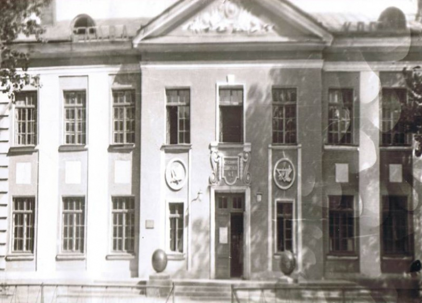 67 лет назад в Волгодонске открылась самая первая школа