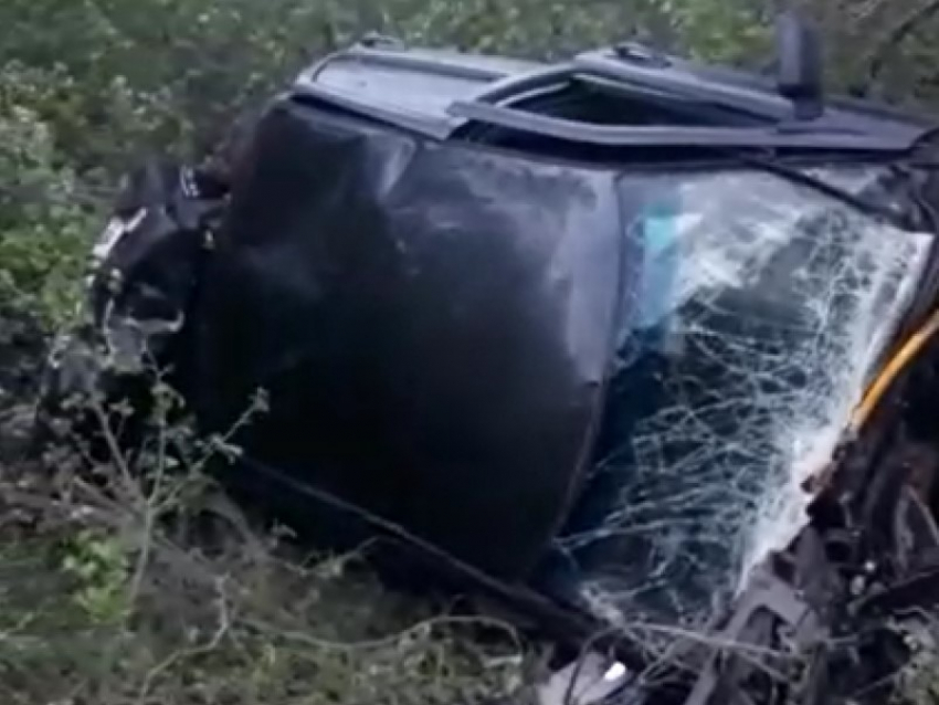34-летний водитель «Приоры» погиб в страшном ДТП в Морозовском районе