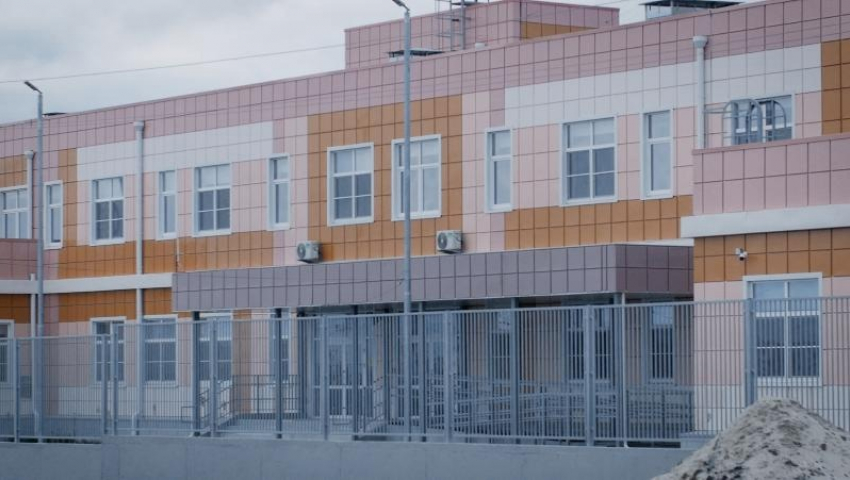 Открытие вновь перенесли: что мешает открыть Красноярскую школу на этот раз 