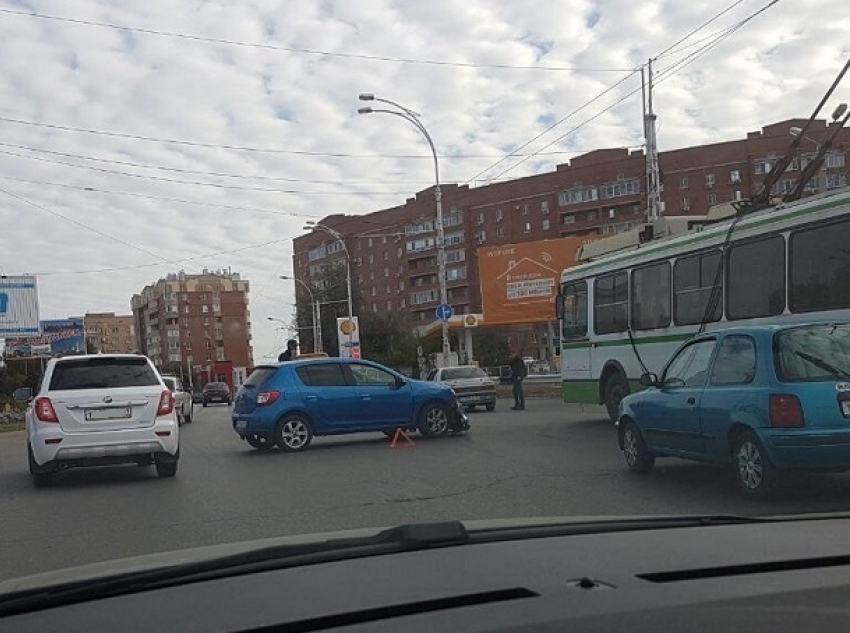 В Волгодонске для двух автомобилистов субботнее утро началось с ДТП