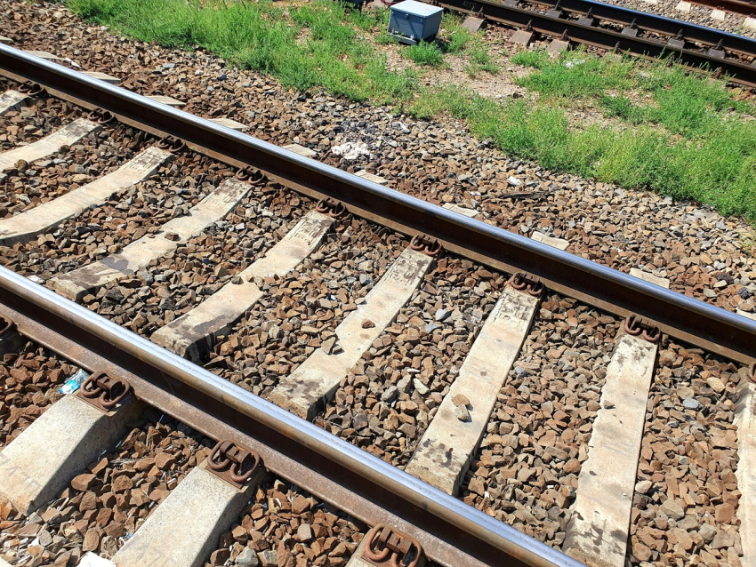 На 5 лет могут отправиться двое 23-летних волгодонцев за кражу 19 метров железнодорожных рельс