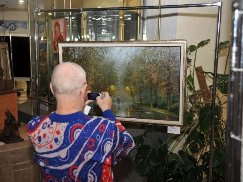 Более 100 работ лучших волгодонских художников собрала седьмая отчетная выставка
