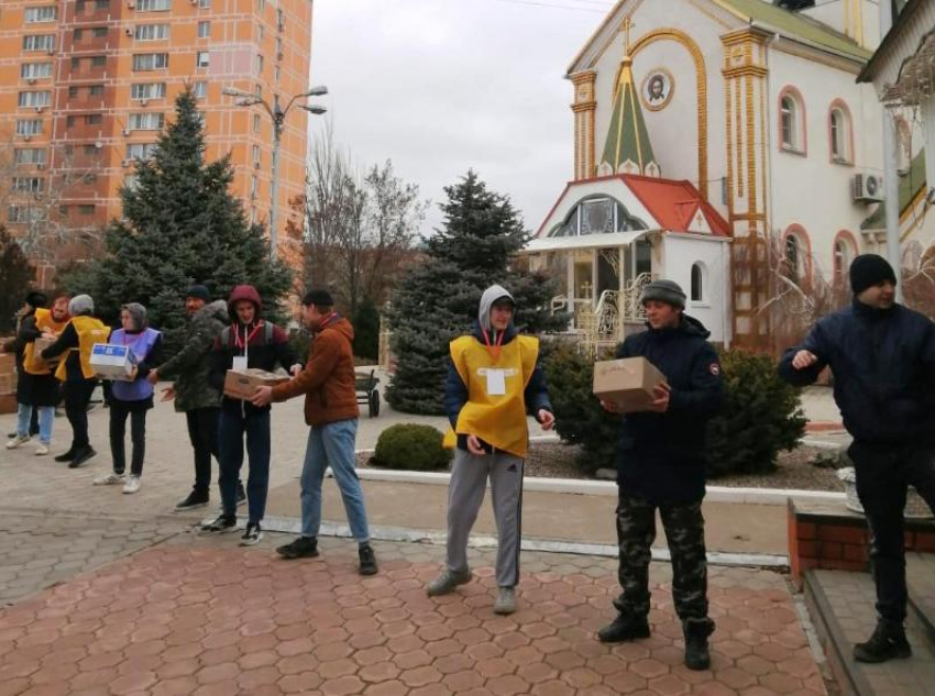 Два военных КАМАЗа с гуманитарной помощью отправились из Волгодонска в зону СВО