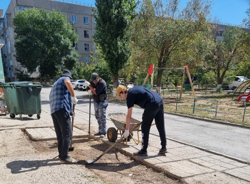 Лето – не время для отдыха: в управляющей компании «Уют» активно занимаются ремонтом и благоустройством