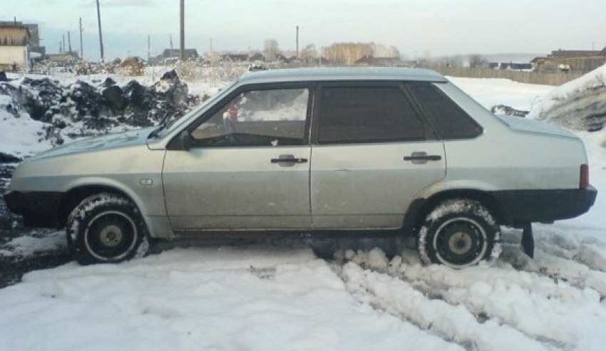 В Дубовском районе нашли угнанную ﻿«девяносто девятую»