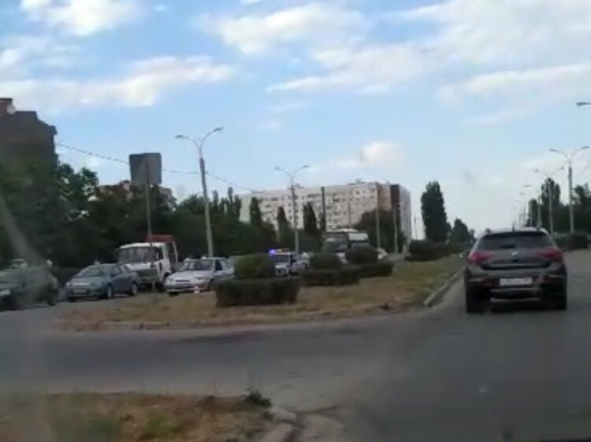 В Волгодонске на Гагарина ВАЗ сбил пешехода, пострадавший в реанимации 