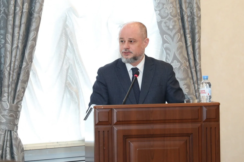 «Впереди много важных дел»: Дмитрий Вельможко отчитался о работе в 2025 году перед депутатами 