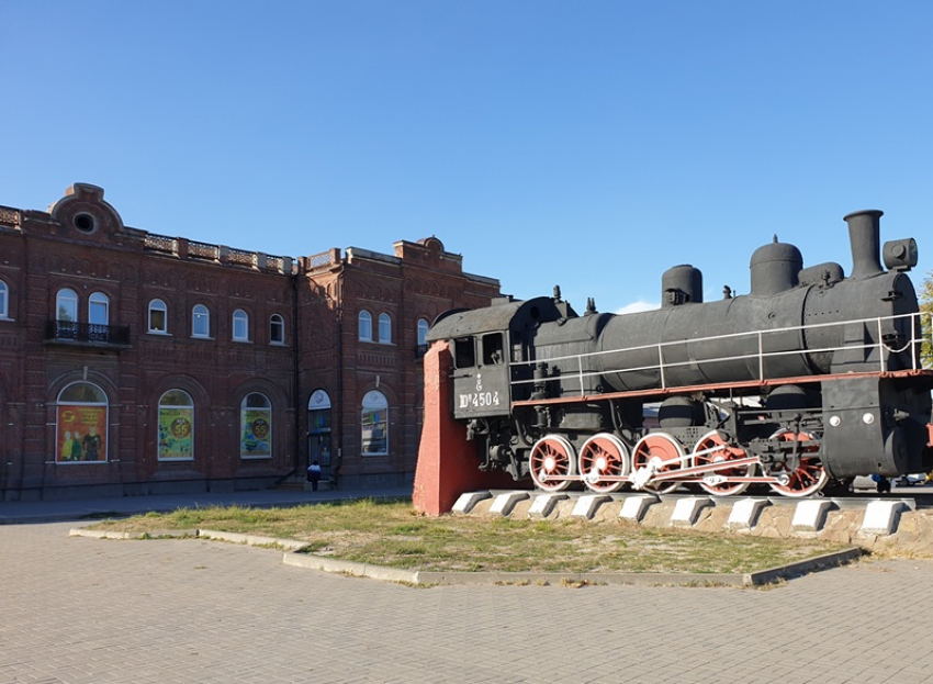 Погиб человек, десятки домов, заводы и школа повреждены и разрушены: «ночь страха» устроила Украина Таганрогу