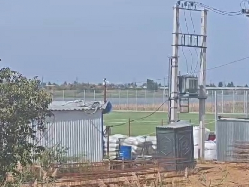 Укладка газона стартовала на новом футбольном стадионе на берегу Сухо-Соленовского залива