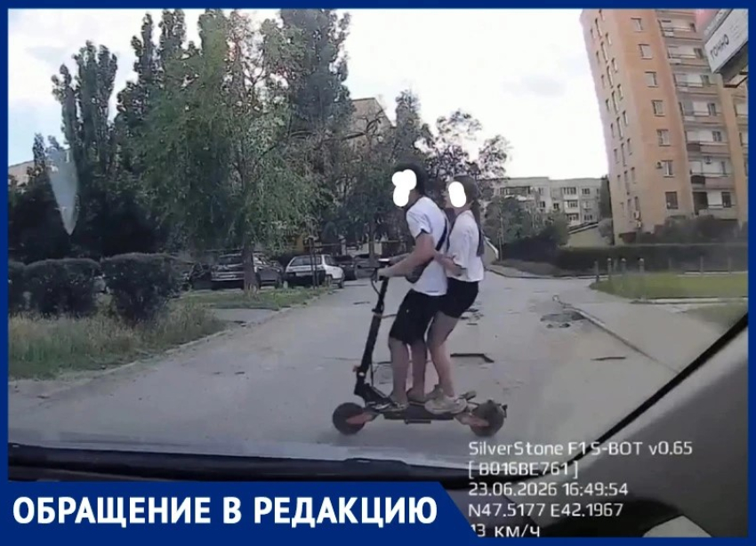 «Они выпрыгнули мне на капот!»: трагедии с участием самокатчиков удалось избежать благодаря внимательности водителя