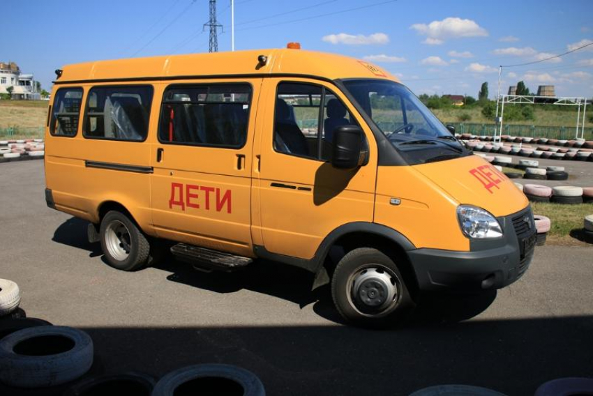 Станция юных техников получила микроавтобус для перевозки детей